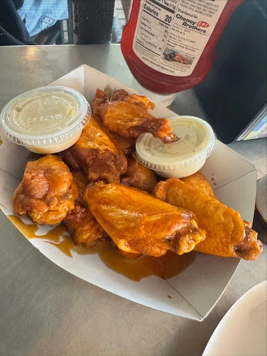 The Twisted Prop Bar & Grille photo 1